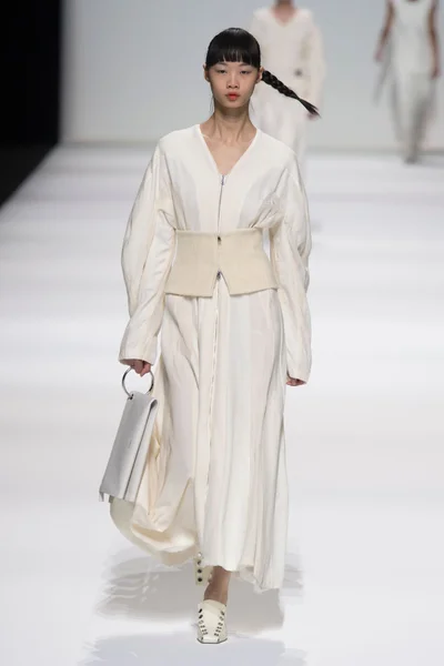 Look 5